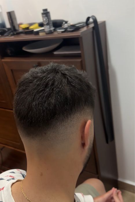 Servicii de frizerie la domiciliu