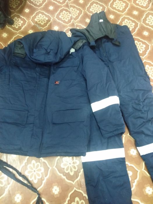 Продам зимнюю спец одежду