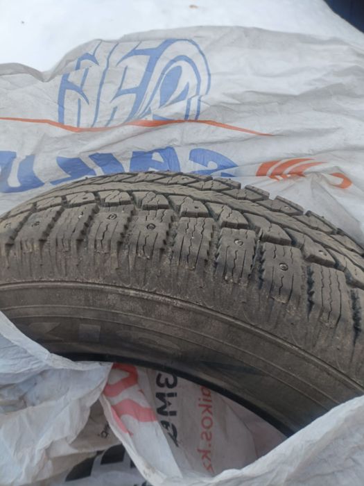 Продам 4 зимние шины