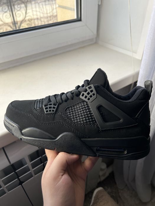 Продам Air jordan 4