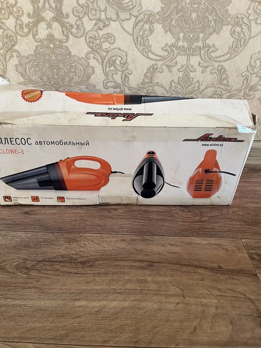 Автомобилный пылесос .