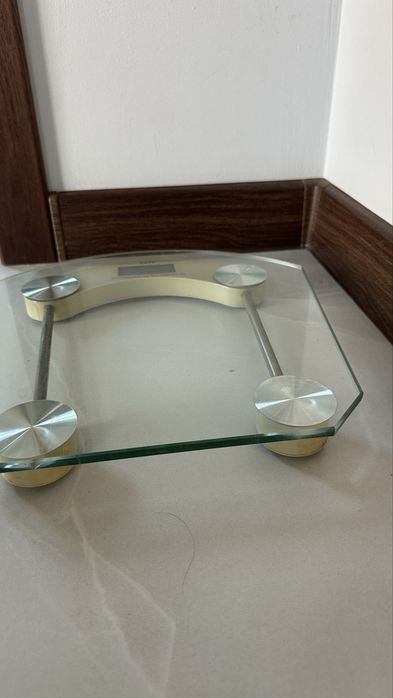 Срочно продам напольные весы