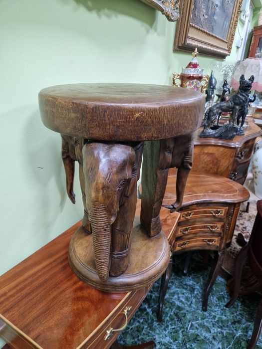 Рядка антикварна англоиндийска дървена масичка