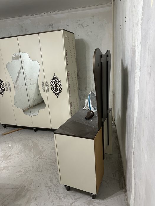 Спальный гарнитур