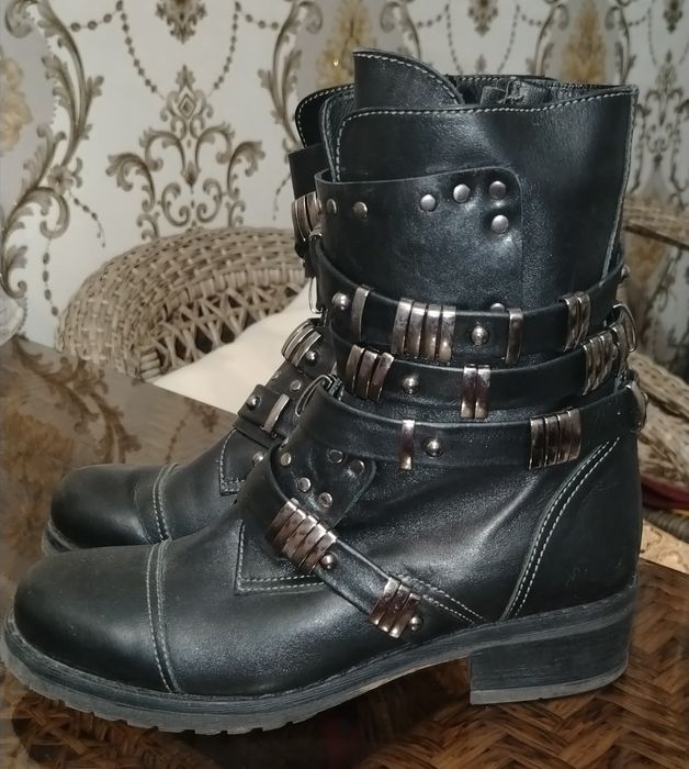 Коженные (100%) полусапожки 40 размер.