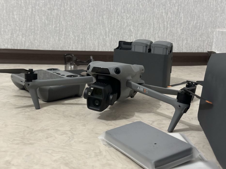 Дрон dji air3s комбо