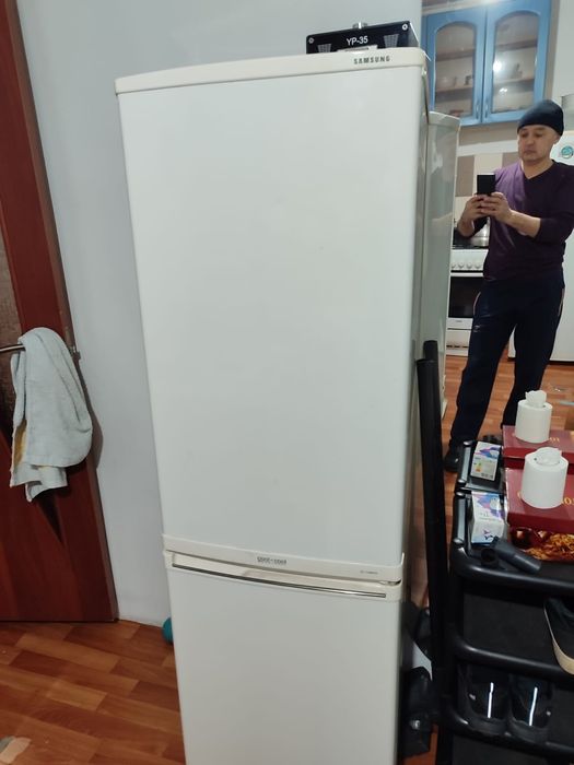 Продам холодильник (морозильник) Самсунг