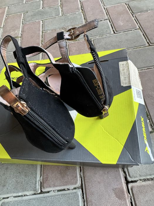 Стильные босоножки в отличном состоянии