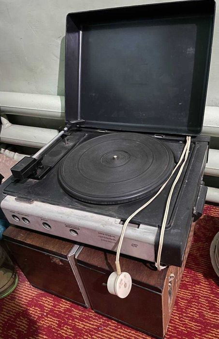 Продается Колонки СИРИУС.2шт. 3вт. Электрофон Школьный.( СССР.)