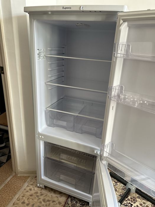 Холодильник Бирюса