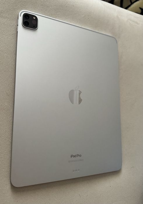 iPad Pro 12.9-inch (6th Generation) Wi-Fi