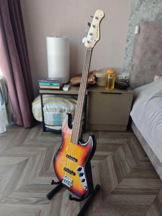 Безладовый бас Harley benton jb-40fl