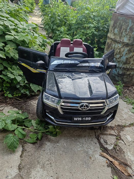 Продам детский автомобиль