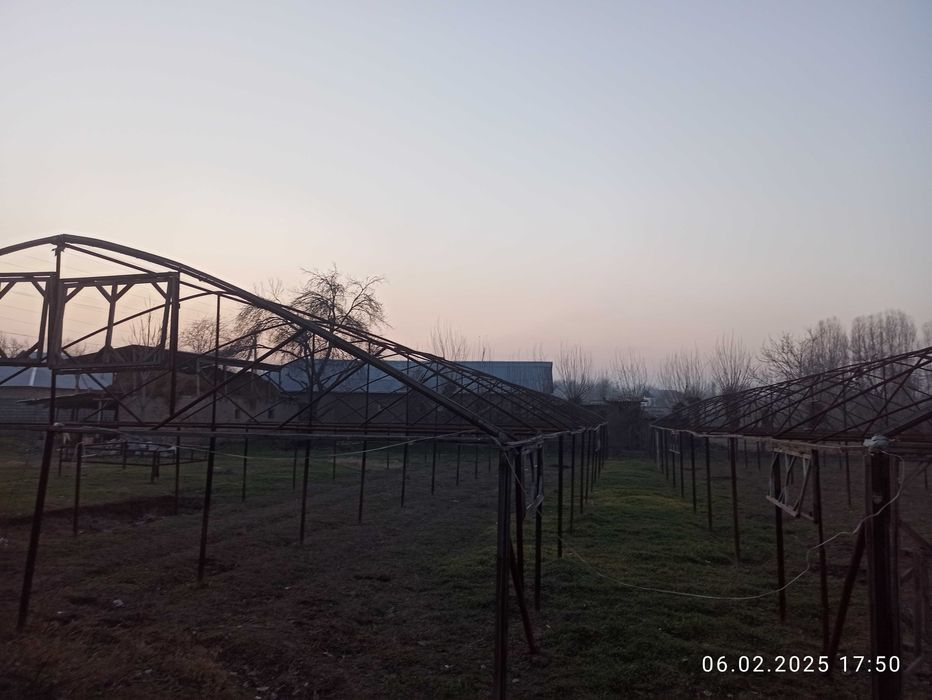 2 Теплица сотилади 2,5 соток  дан