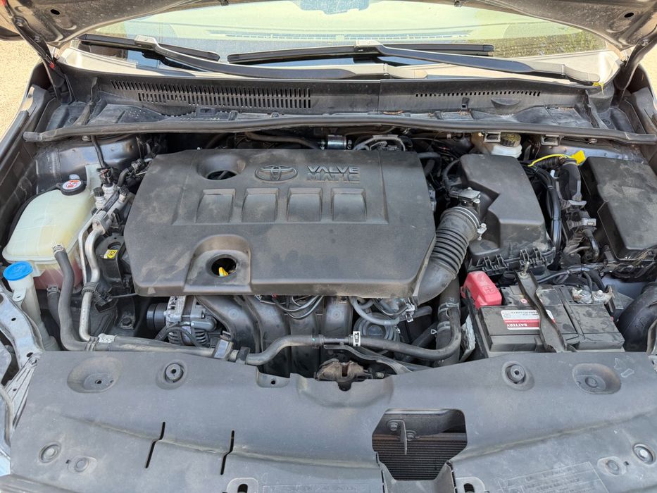 Тойота Авенсис 2.0i 152hp sport pack