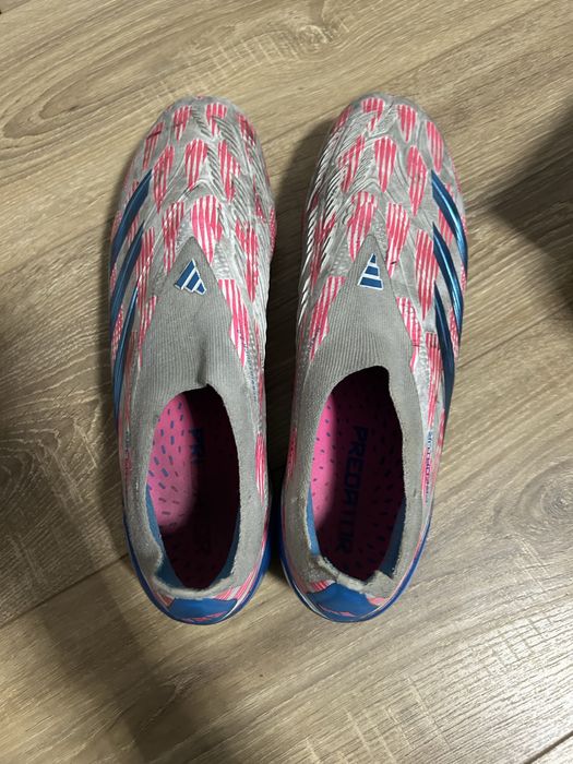 Ghete de fotbal adidas predador marimea 45