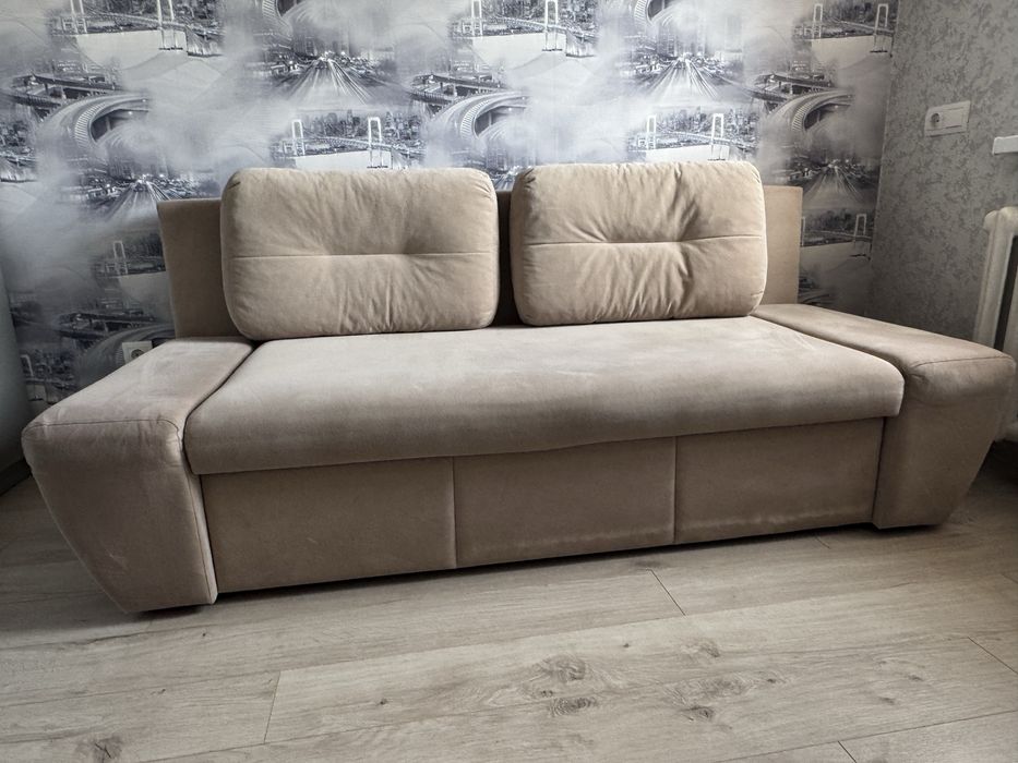 Срочно продам диван