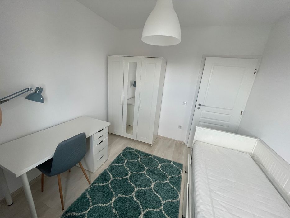 Inchiriez apartament 3 camere ,Valea Lupului