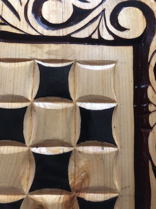 Нарды с чехолом. И с рисункам.Резной.