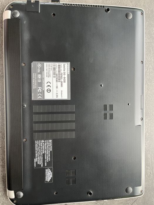 Лаптоп Toshiba Satellite E45