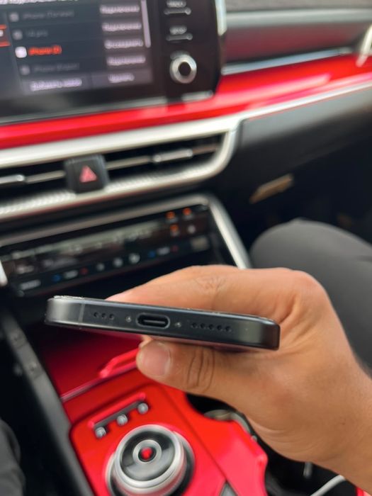 Телефон iphone 16