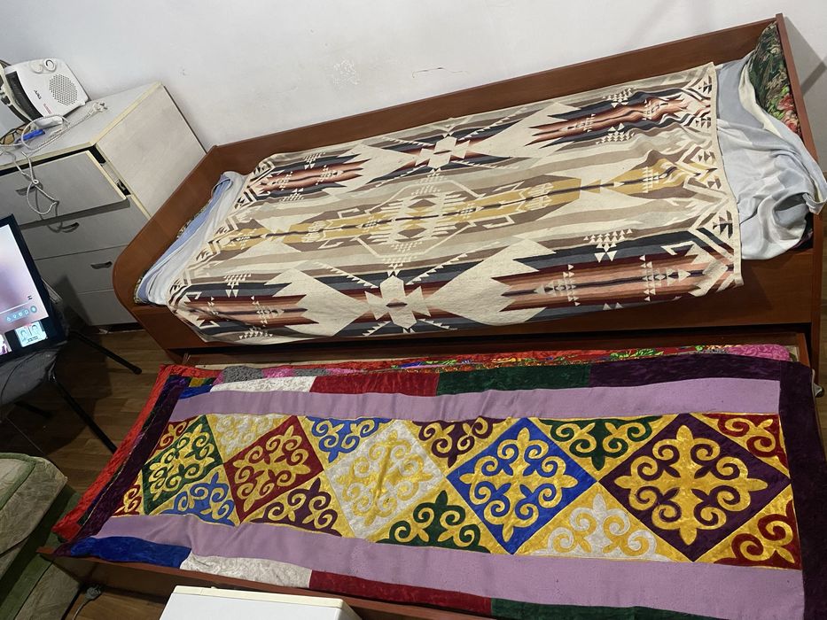 Продам кровать срочно торг есть