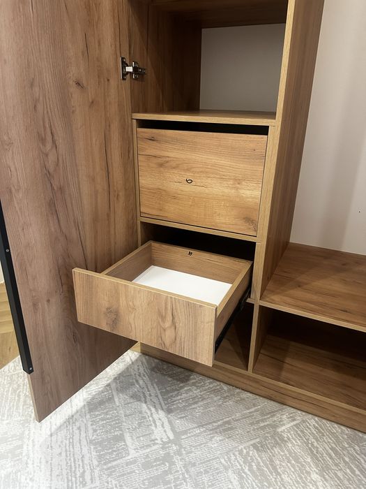 Срочно продается шкаф длы одежды