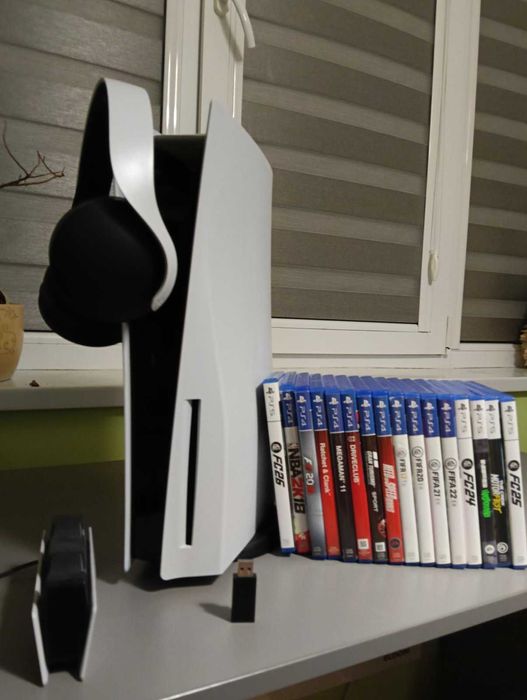 Sony Playstation 5 Disc Edition 825GB CFI-1216A - White