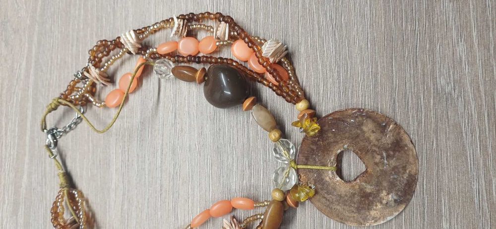 Екзотично и Красиво Колие !