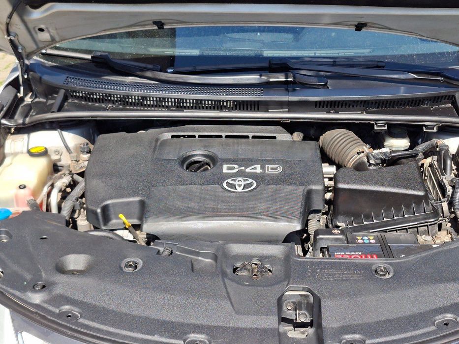 Toyota Avensis SW gri metalizat 1998cm d4d Business Edition 2009 BIXENON Piele, Cruise Control 245k km