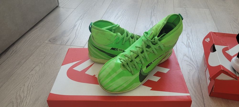 Обувки за футбол Nike 37.5