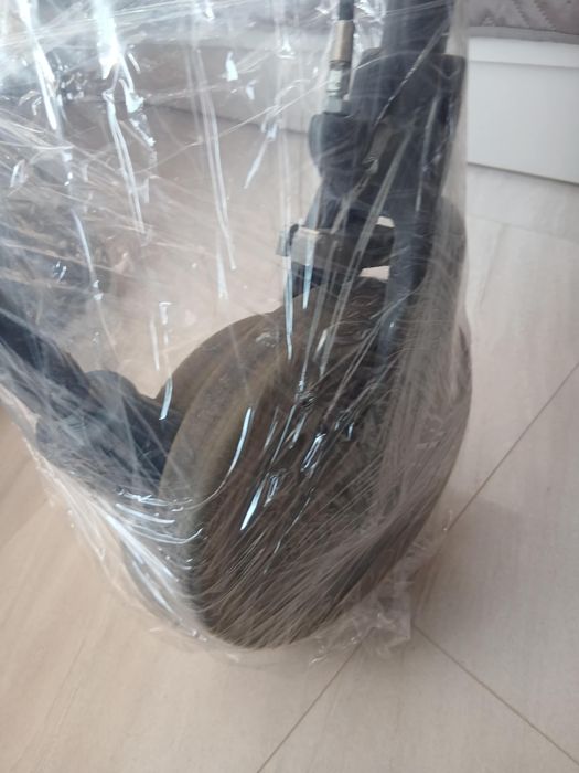 Проходилка с колелца за възрастни