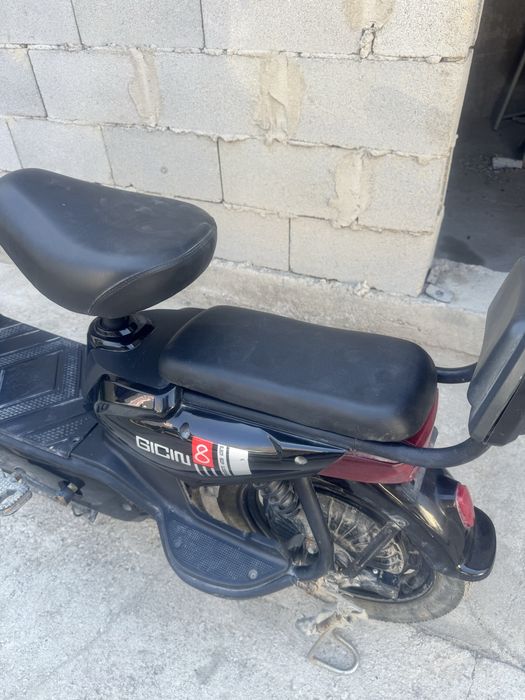 Продаю электросамокат