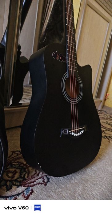 gitara qora. orginal