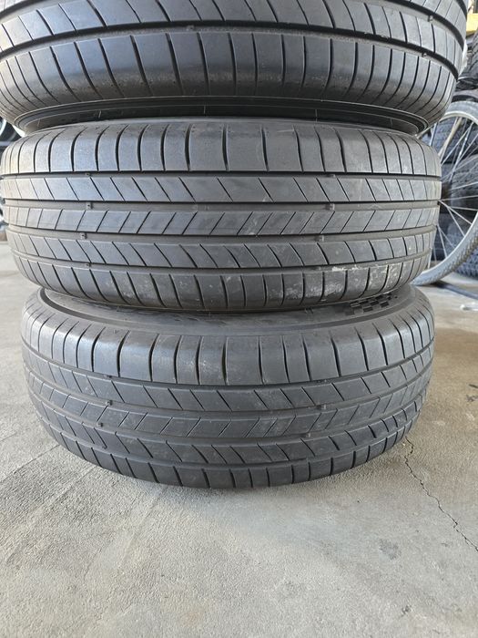 4 Броя 215/65/17 Kumho 2x6,9mm 2x6,2mm 25dot