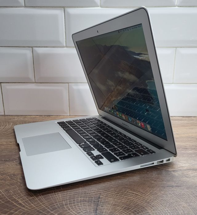 Лаптоп MacBook Air 1466-2015