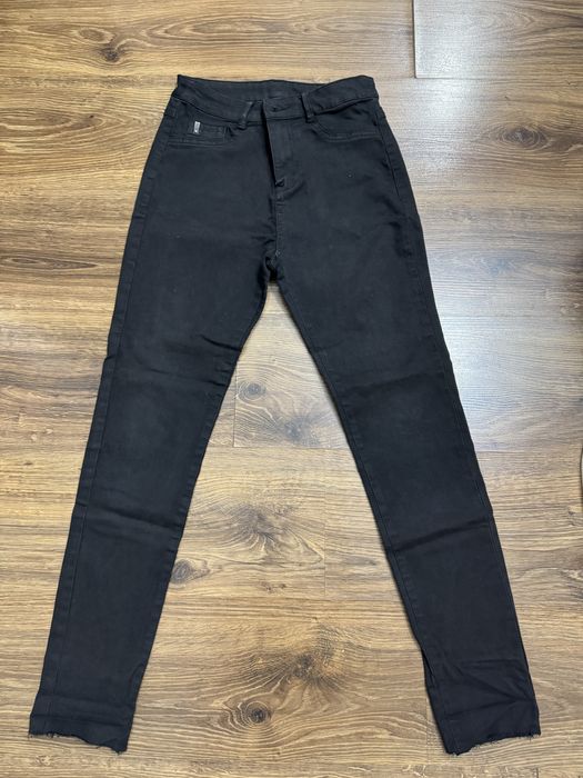 7 perechi de pantaloni