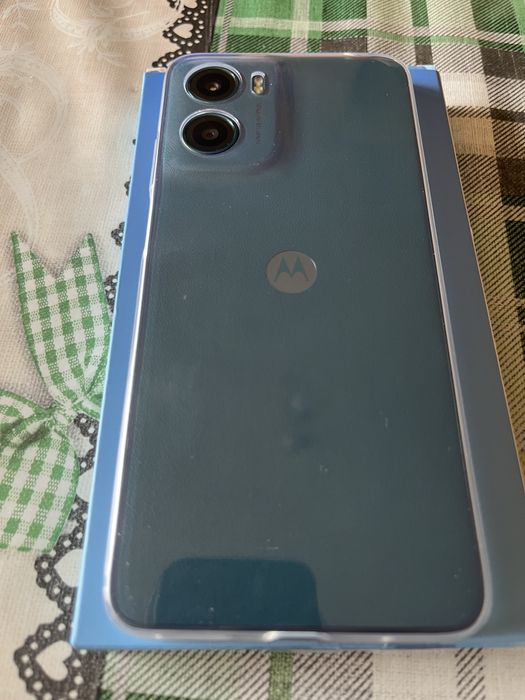 Продавам  Motorola g 05