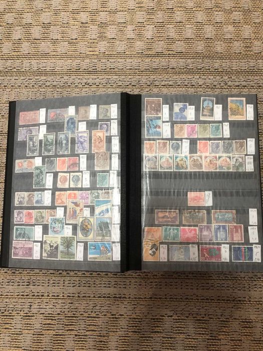 Vand colectie de timbre de pe 5 continente