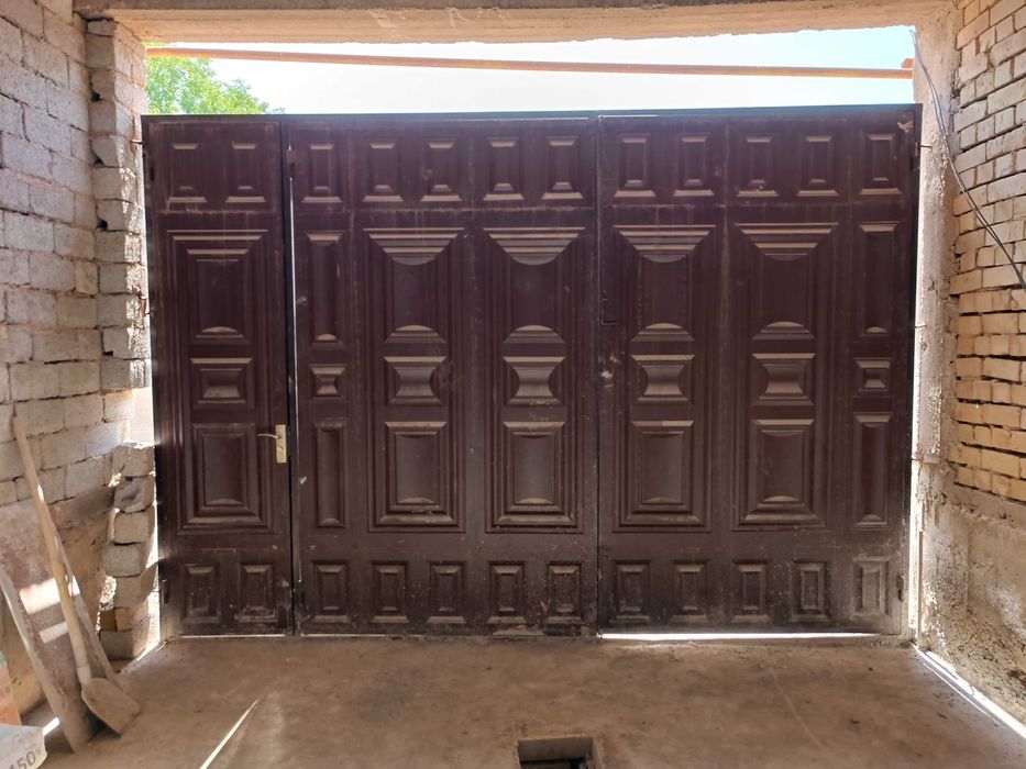 Darvaza sotiladi 4.4*2.80