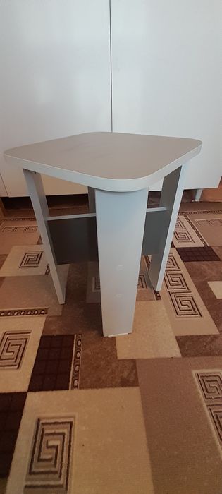 Продам табуретки новые.