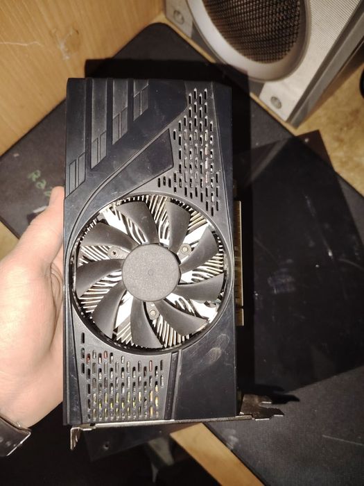 Продам видио карту недорого