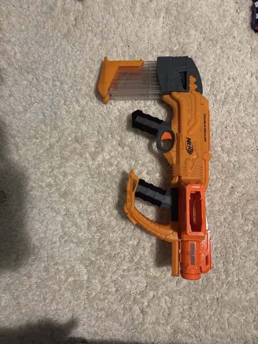 Nerf оръжия и пистолети