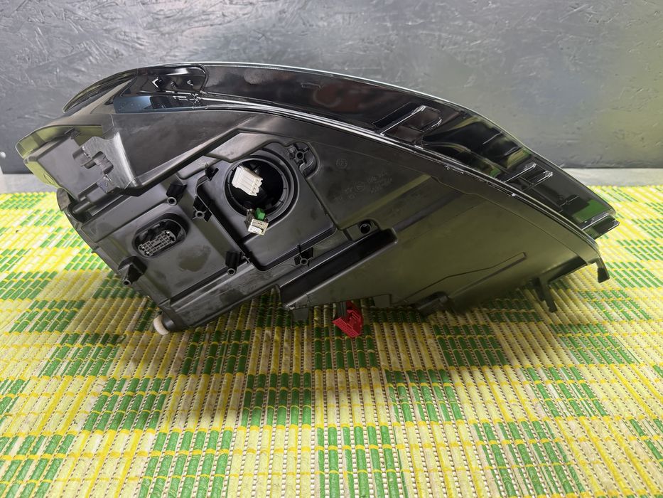 Far dreapta Audi A6 c7 4g bixenon