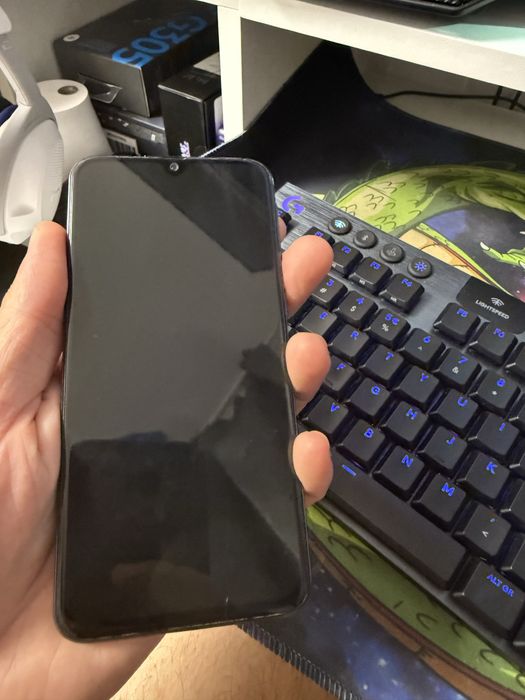 Samsung Galaxy a40 , 64gb , 4gb RAM