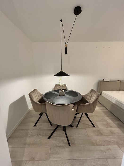 Inchiriez Studio