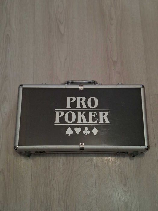 Покер комплект 300 чипа