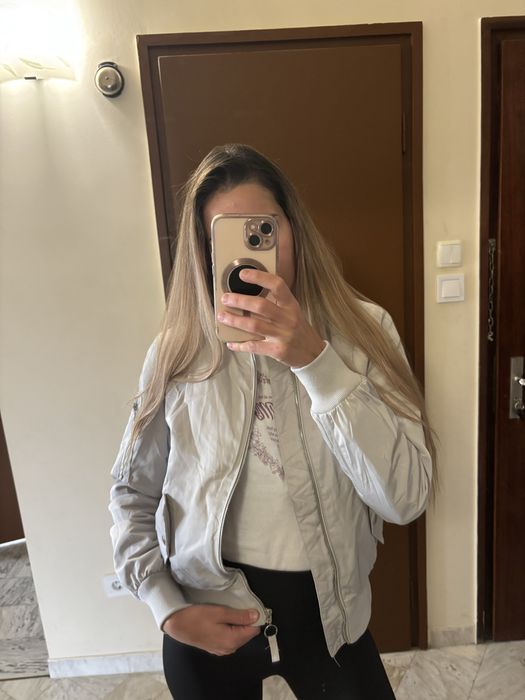 Сиво преходно яке пухена подплата