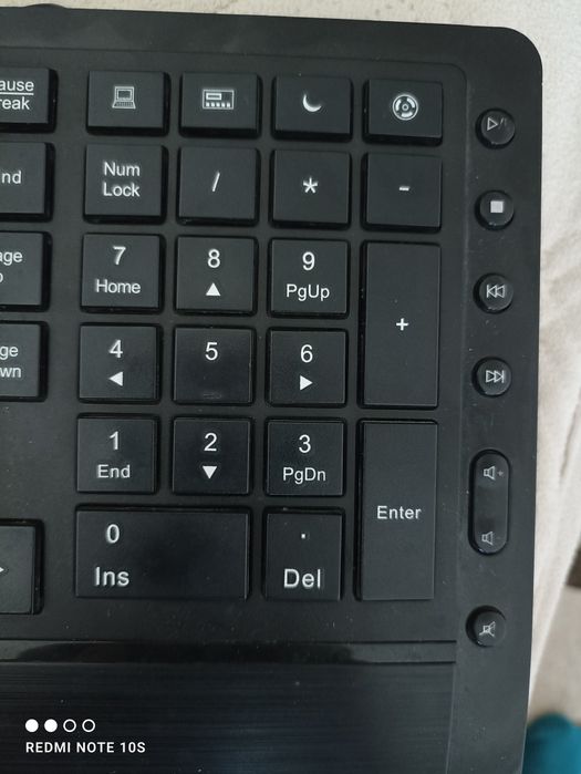 Продам клавиатуру