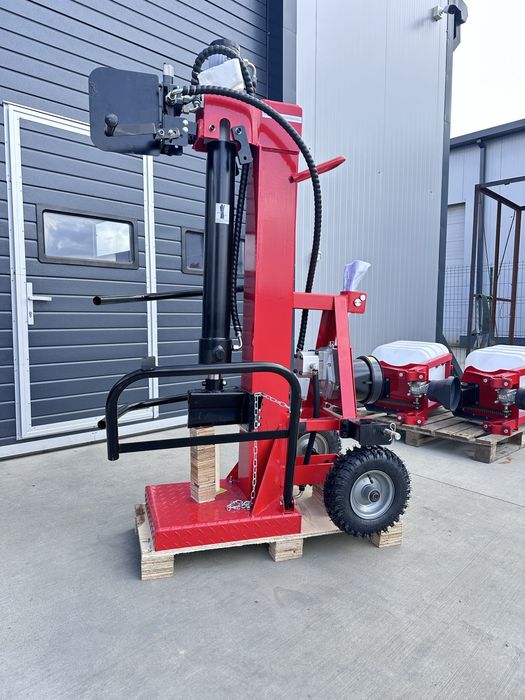 Despicator lemn 18 tone, spargator lemn tractor